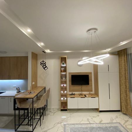 Apartman Cristal Lux เทรบินเย ภายนอก รูปภาพ