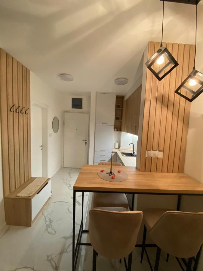 Apartman Cristal Lux เทรบินเย ภายนอก รูปภาพ
