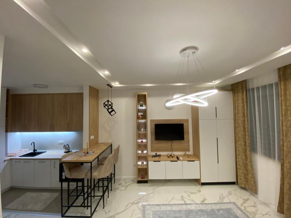 Apartman Cristal Lux เทรบินเย ภายนอก รูปภาพ